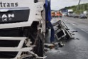 Schwerer LKW VU PKlemm A 4 Rich Olpe auf der Rodenkirchener Bruecke P147